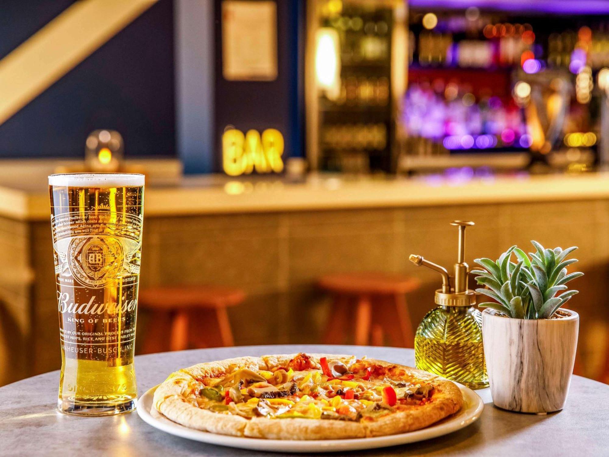 Ibis Budget London Heathrow Central Hounslow Buitenkant foto